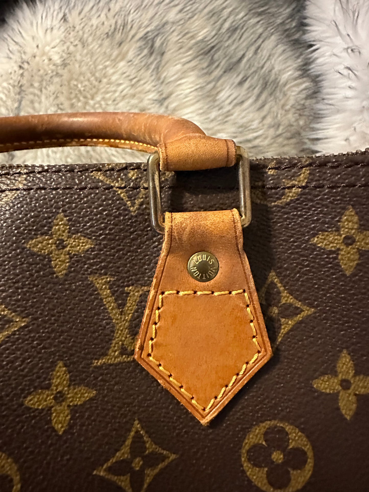 Louis Vuitton speedy 35