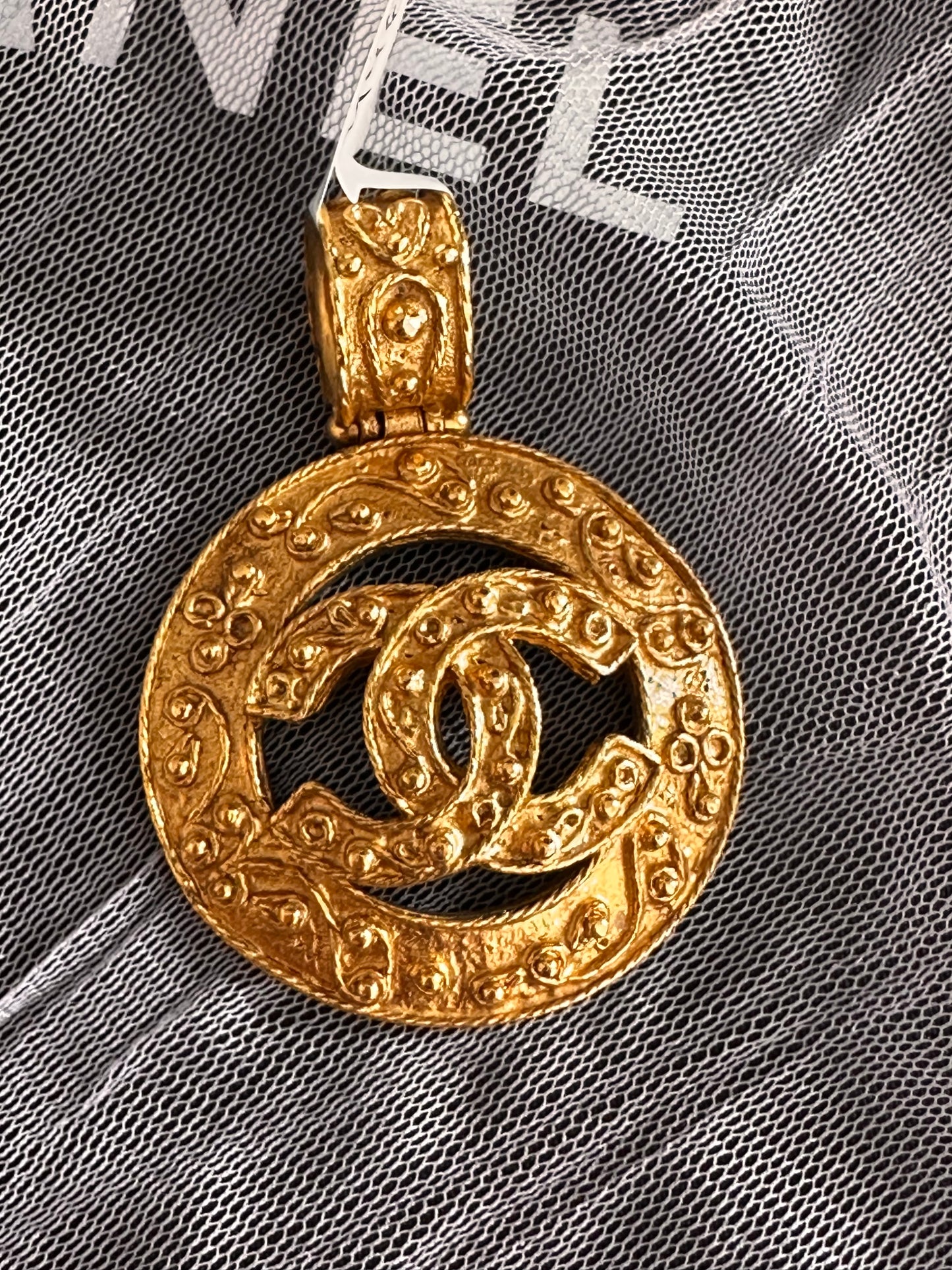 Chanel necklace pendant