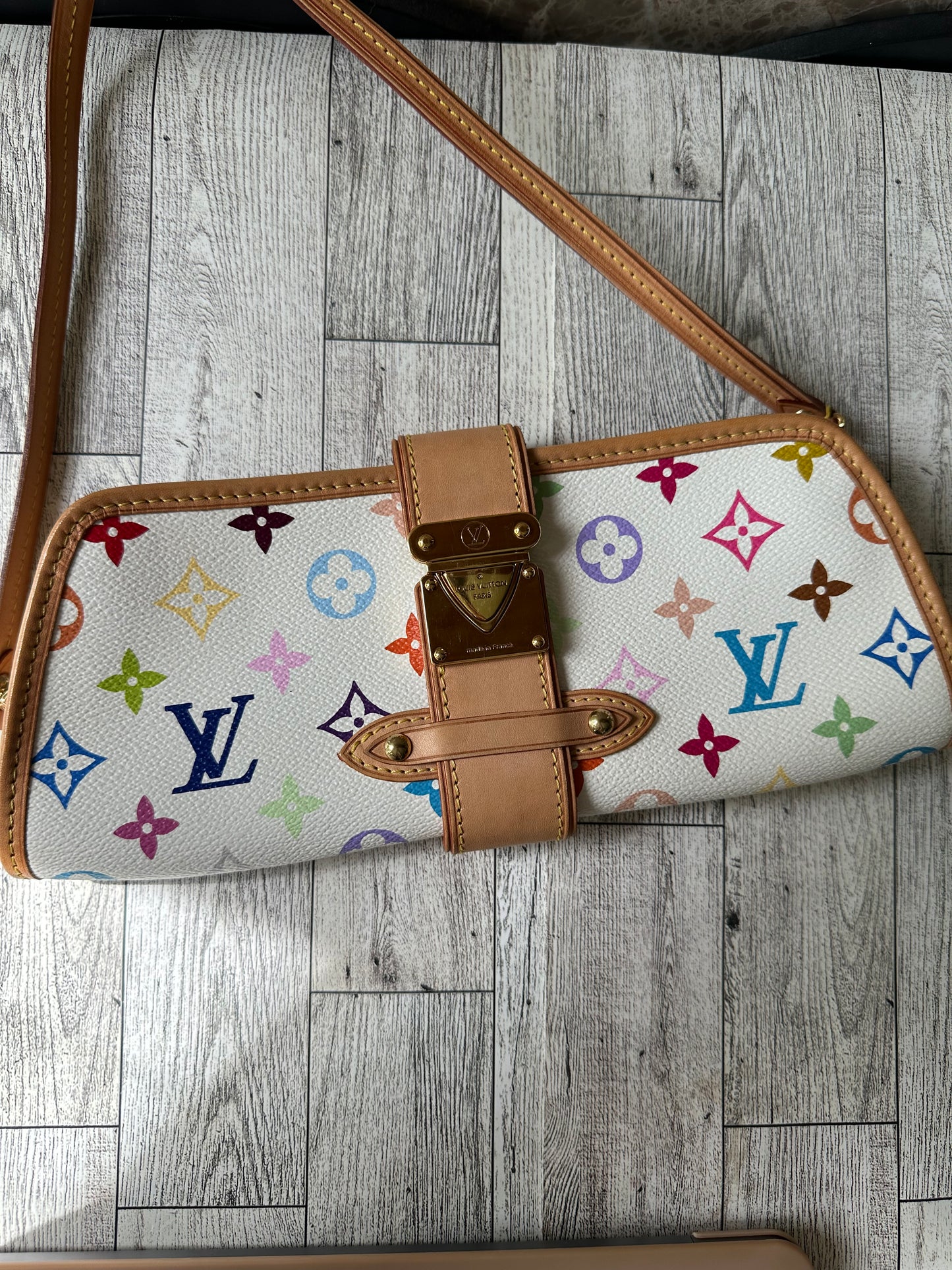 Louis Vuitton Shirley pochette