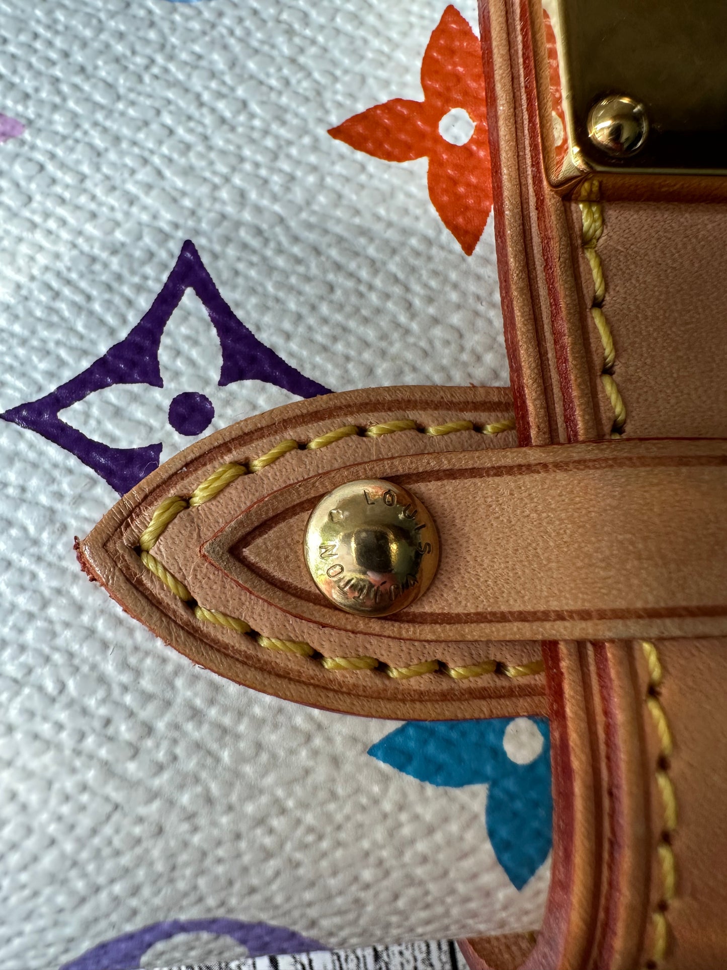 Louis Vuitton Shirley pochette