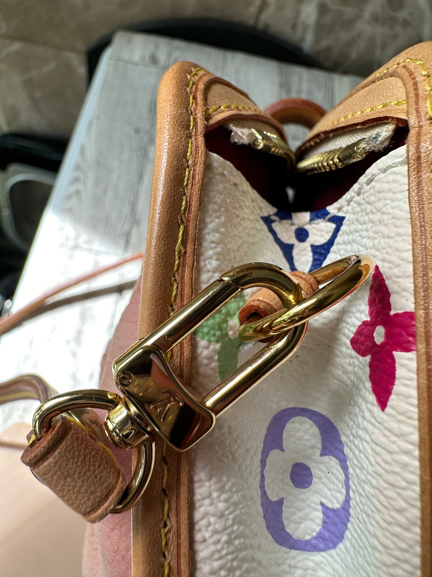 Louis Vuitton Shirley pochette